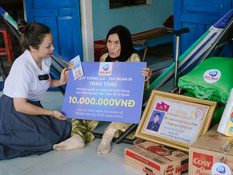 Minh họa nhân viên hỗ trợ khách hàng UK88